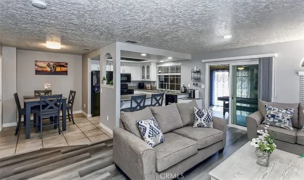 $3,500 | 17859 Yucca Street, Hesperia, CA 92345