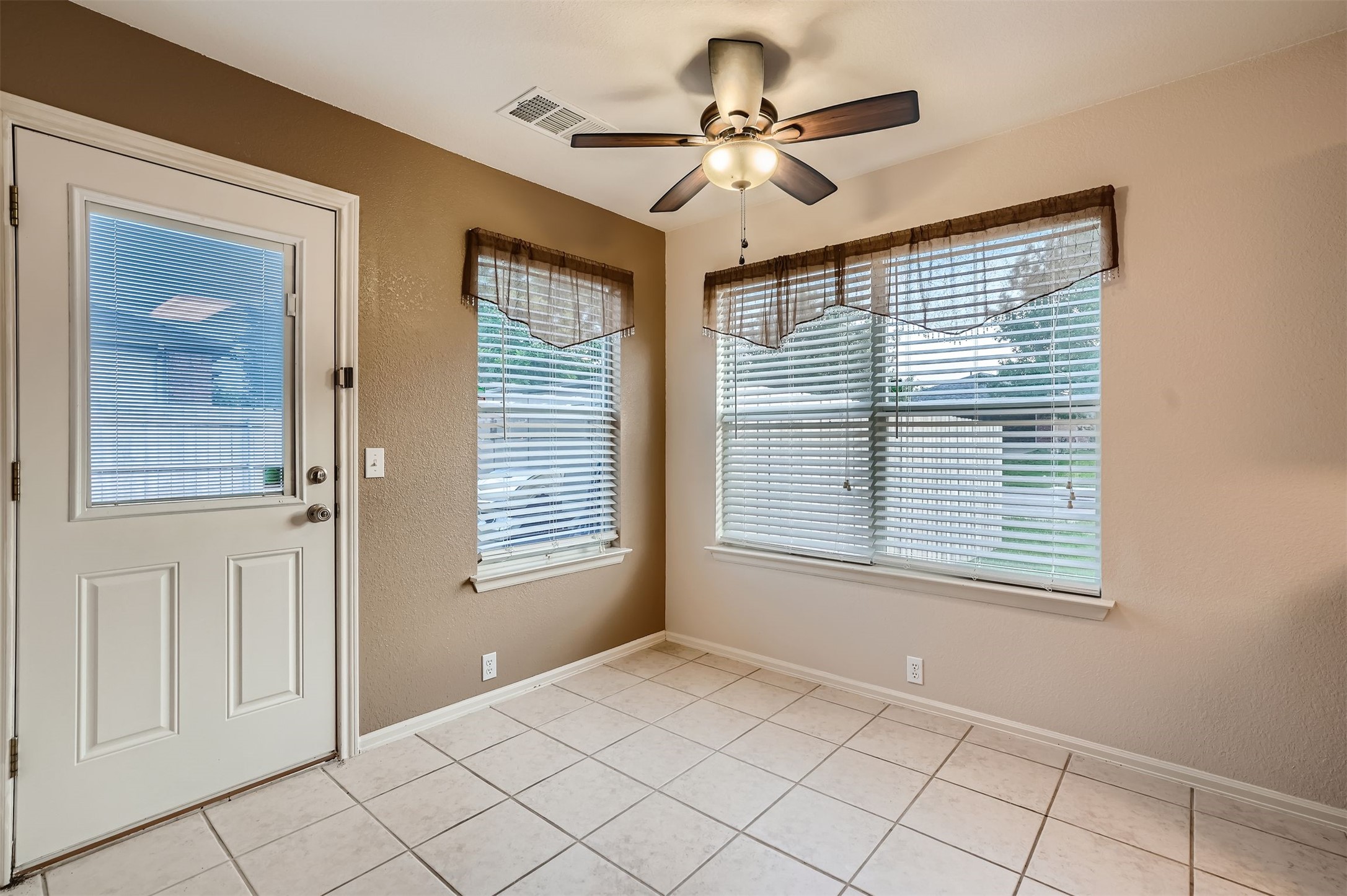 215 Spruce Drive Kyle, TX 78640 - Photo 12 of 23