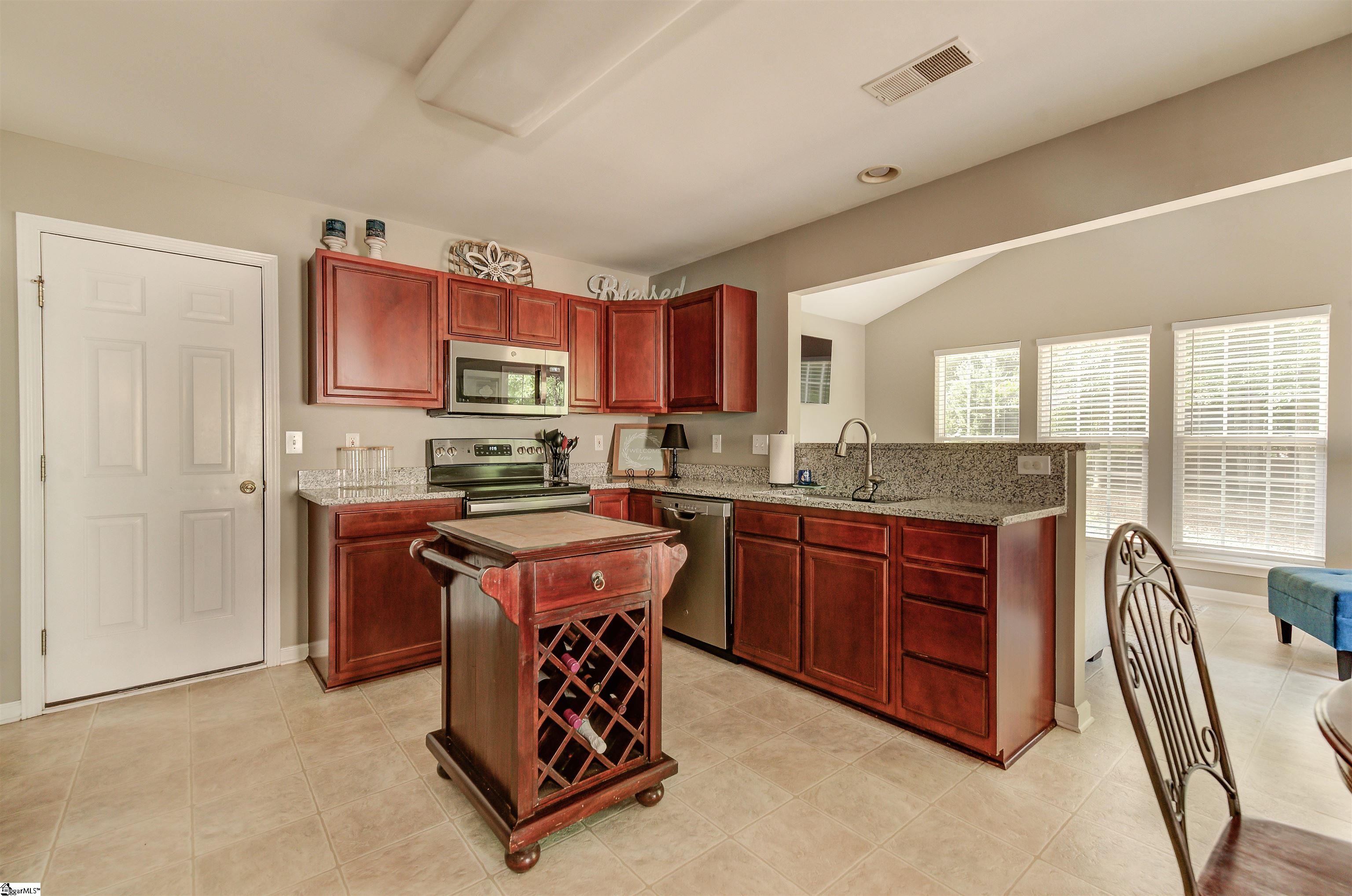 714 Sugar Maple Court Fountain Inn, SC 29644 - Photo 10 of 27 Gallery Image 10