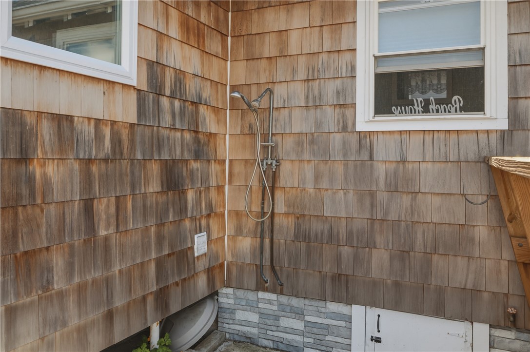 86 Conch Road Narragansett, RI 02882 - Photo 14 of 50
