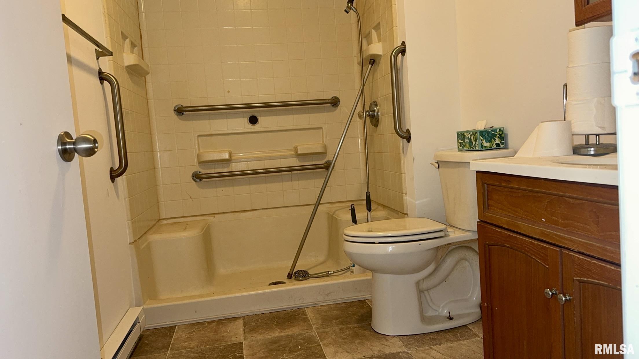 724 Division Street Benton, IL 62812 - Photo 12 of 16