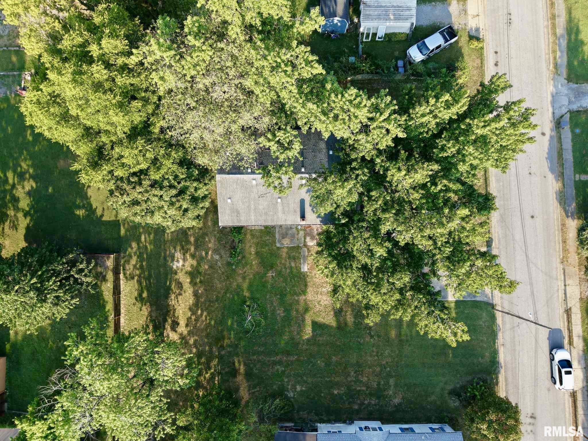 724 Division Street Benton, IL 62812 - Photo 6 of 16