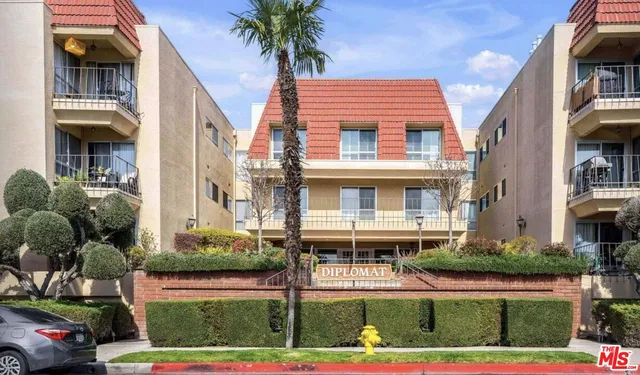 $4,200 | 5845 Doverwood Drive, Unit 302, Culver City, CA 90230