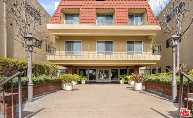 $4,200 | 5845 Doverwood Drive, Unit 302, Culver City, CA 90230