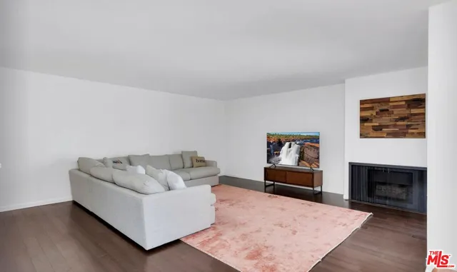 $4,200 | 5845 Doverwood Drive, Unit 302, Culver City, CA 90230