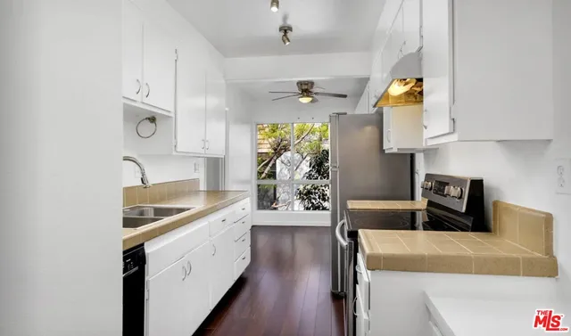 $4,200 | 5845 Doverwood Drive, Unit 302, Culver City, CA 90230