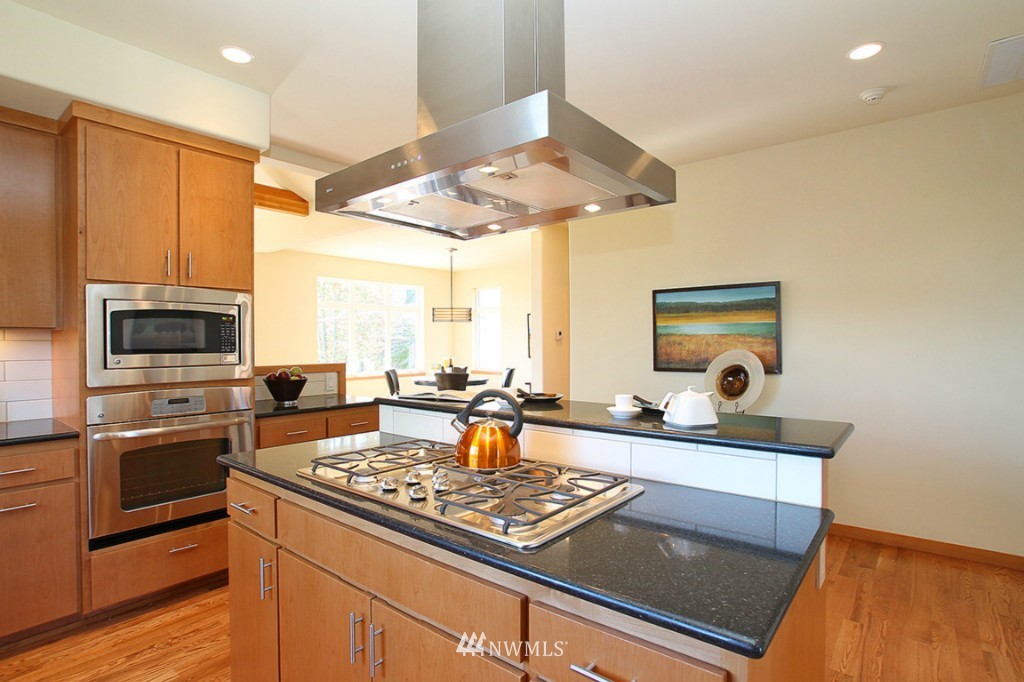 506 North 75th Street Seattle, WA 98103 - Photo 8 of 15 Gallery Image 8