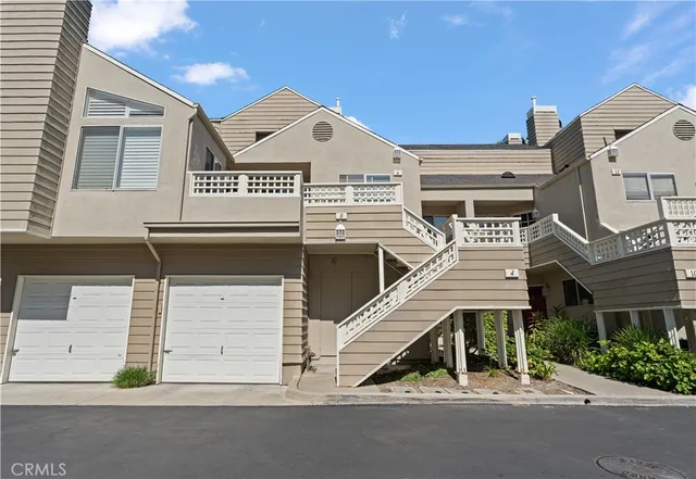 a view of utility room