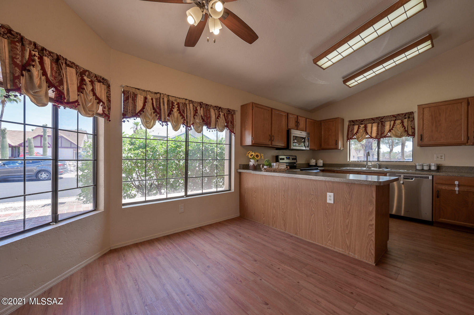 4351 West Viewpointe Place Tucson, AZ 85741 - Photo 8 of 44