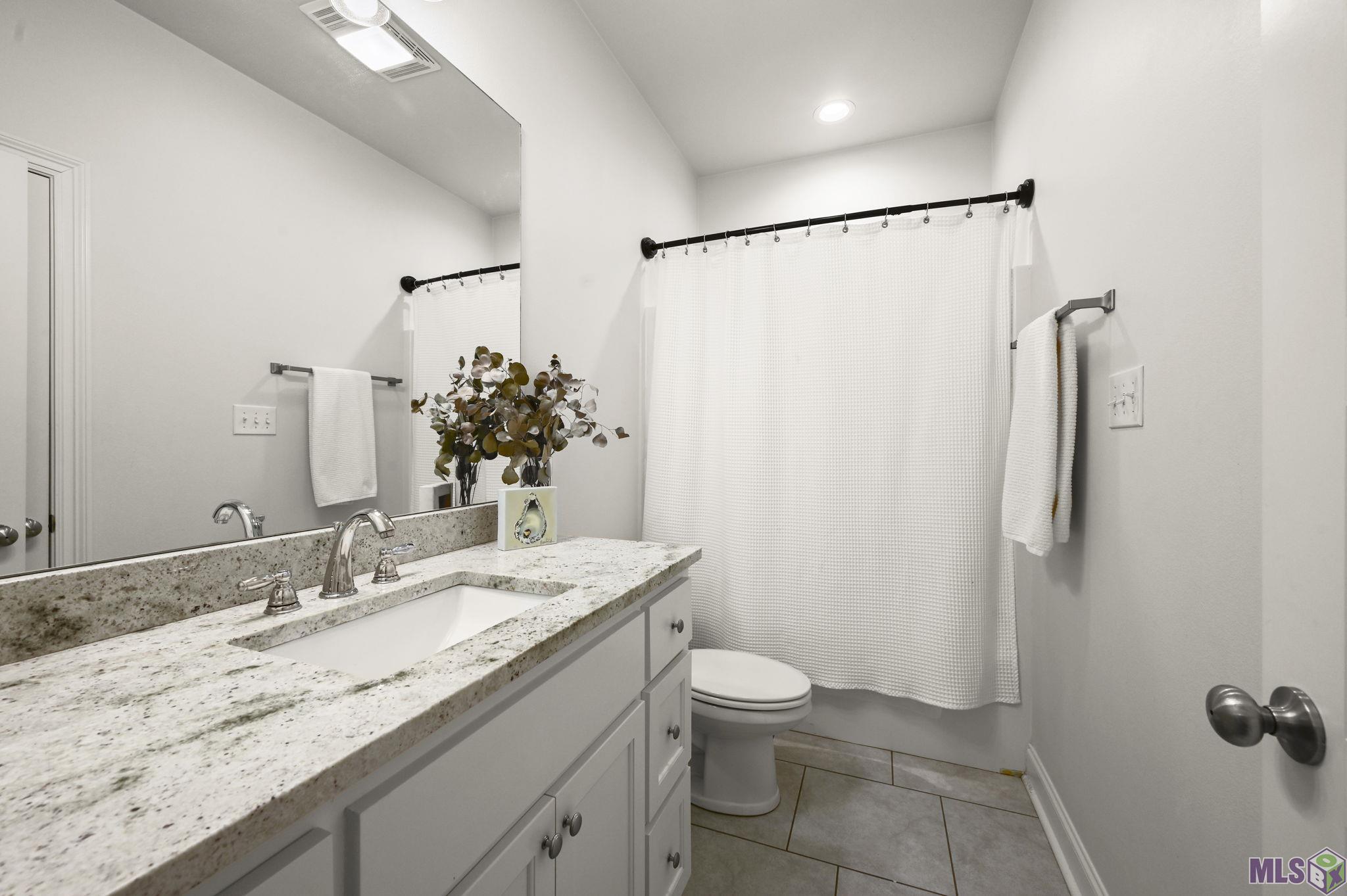 8140 Stonelake Cir Avenue East Baton Rouge, LA 70820 - Photo 12 of 20