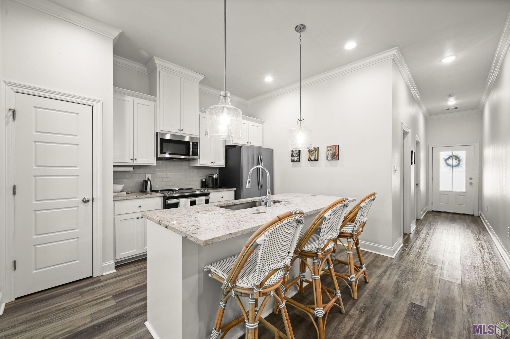 8140 Stonelake Cir Avenue East Baton Rouge, LA 70820 - Photo 2 of 20