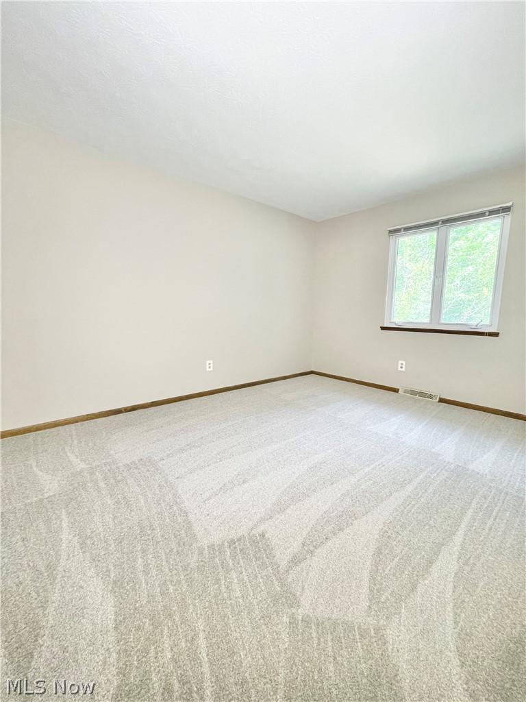 2480 Rockefeller Road Wickliffe, OH 44092 - Photo 12 of 27 2nd Bedroom 12x11