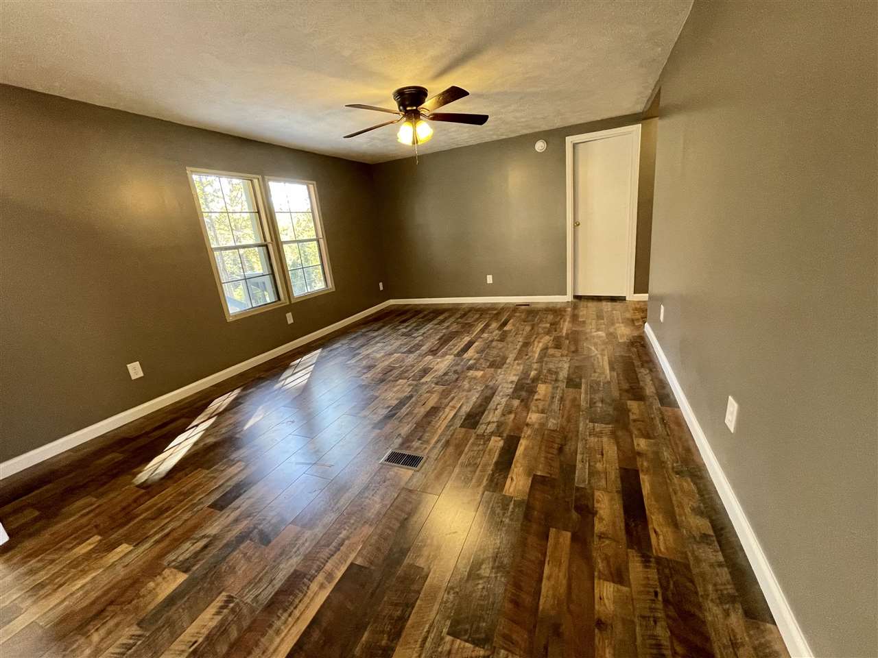 1655 Poplar Springs Road Savannah, TN 38372 - Photo 3 of 18 Gallery Image 3