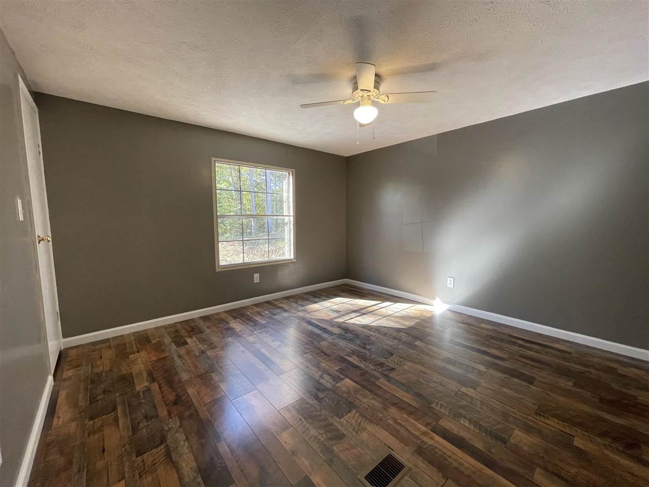 1655 Poplar Springs Road Savannah, TN 38372 - Photo 6 of 18 Gallery Image 6