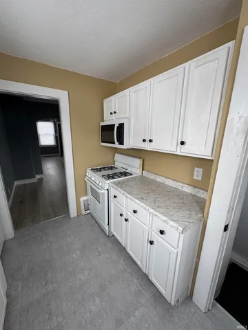 $89,900 | 3921 Bowser Avenue, Fort Wayne, IN 46806