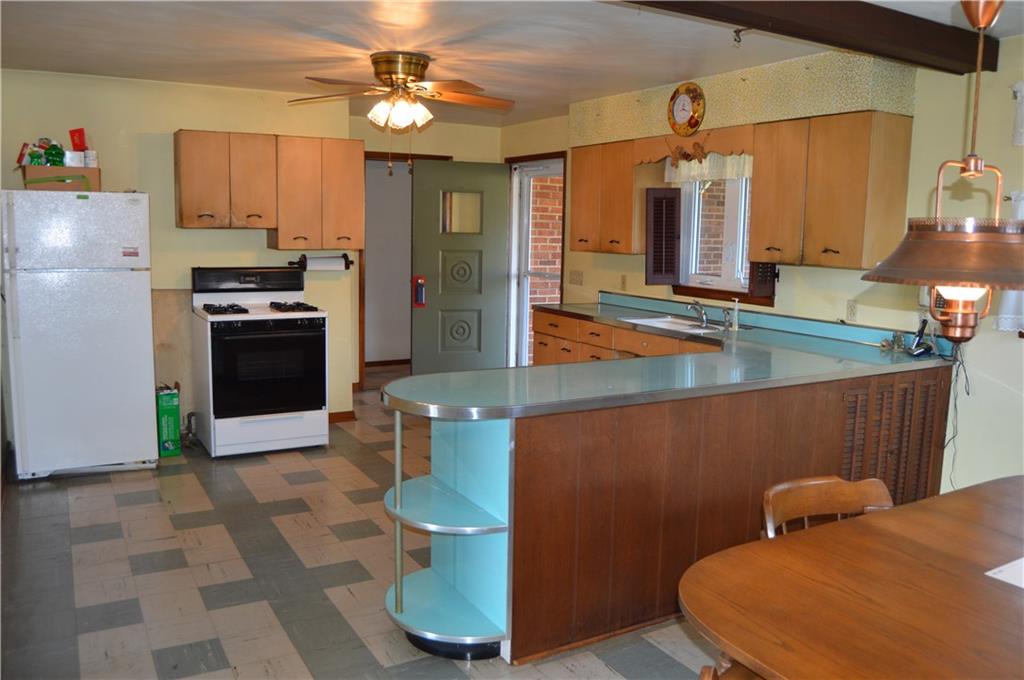 400 Marion Avenue Springdale, PA 15144 - Photo 5 of 21 Gallery Image 5