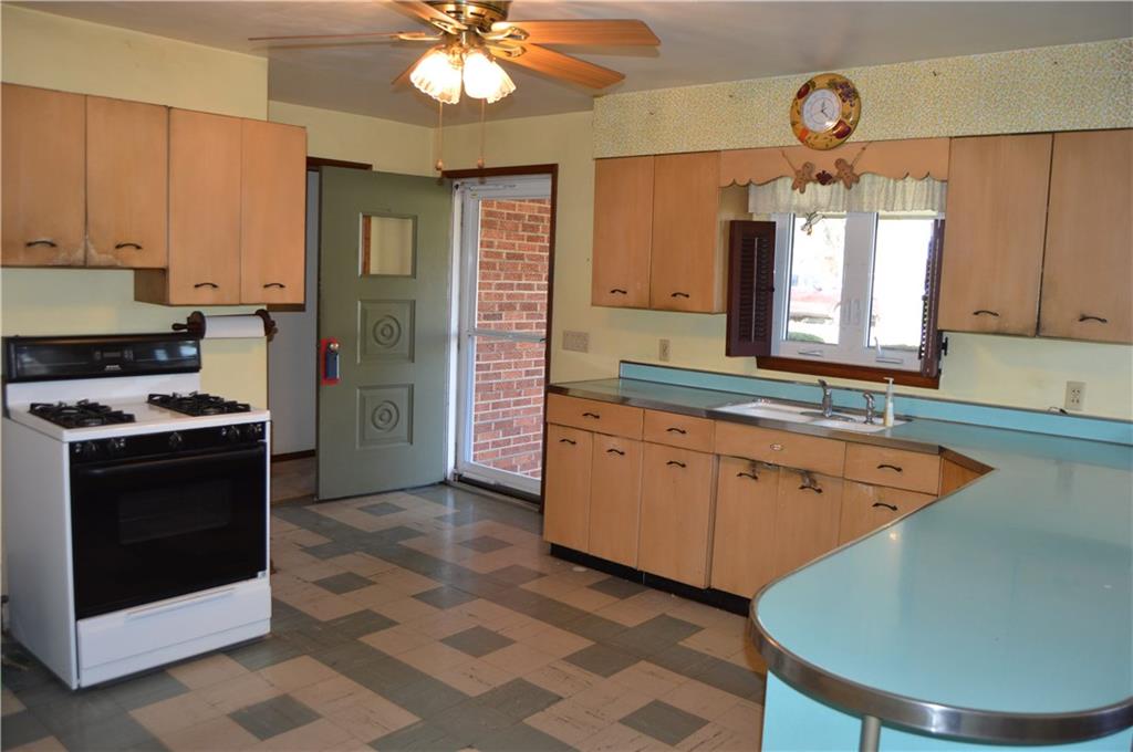 400 Marion Avenue Springdale, PA 15144 - Photo 7 of 21 Gallery Image 7