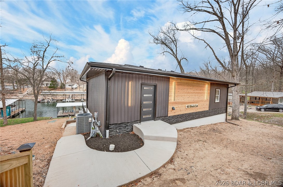 47 Dixie Lane Sunrise Beach, MO 65079 - Photo 5 of 77