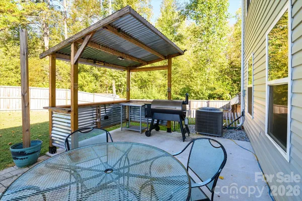 a view of outdoor space yard and patio