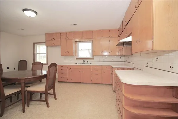 $484,000 | 16702 South 59th Highway, Welda, KS 66091
