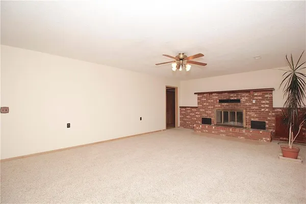 $484,000 | 16702 South 59th Highway, Welda, KS 66091