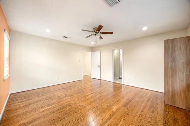 $2,800 | 9762 Tappenbeck Drive, Houston, TX 77055