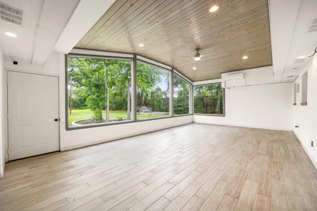 $2,800 | 9762 Tappenbeck Drive, Houston, TX 77055