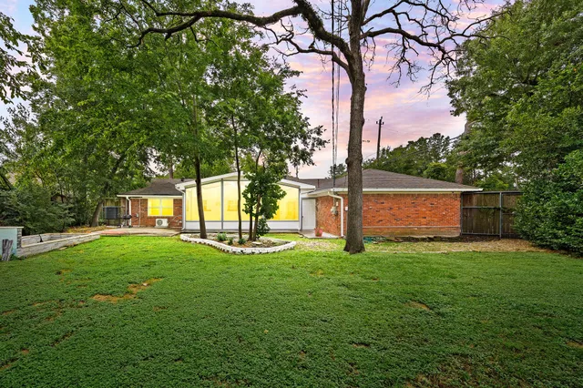 $2,800 | 9762 Tappenbeck Drive, Houston, TX 77055