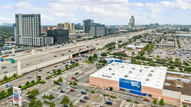 $2,800 | 9762 Tappenbeck Drive, Houston, TX 77055