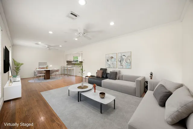 $2,800 | 9762 Tappenbeck Drive, Houston, TX 77055