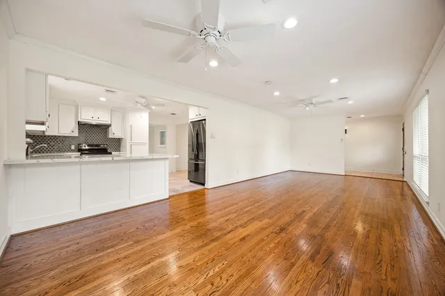 $2,800 | 9762 Tappenbeck Drive, Houston, TX 77055