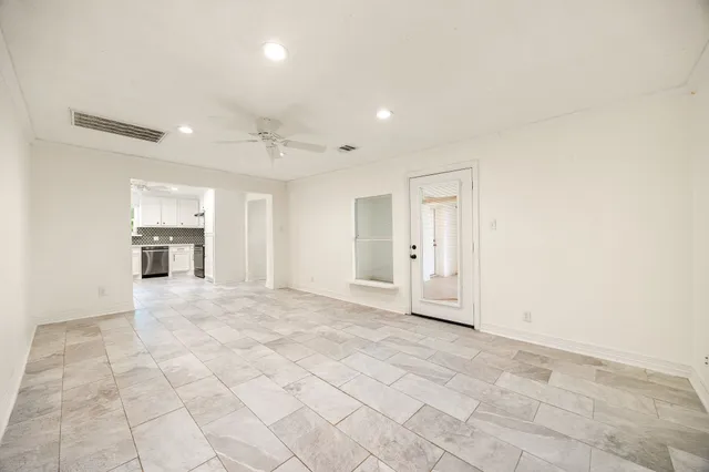 $2,800 | 9762 Tappenbeck Drive, Houston, TX 77055