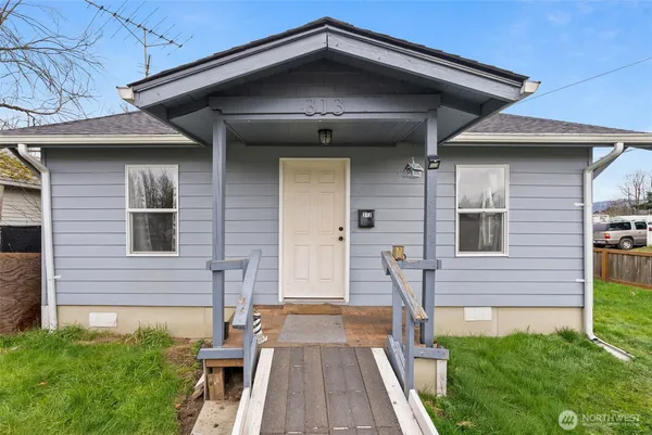 $250,000 | 313 Rosewood Street, Kelso, WA 98626
