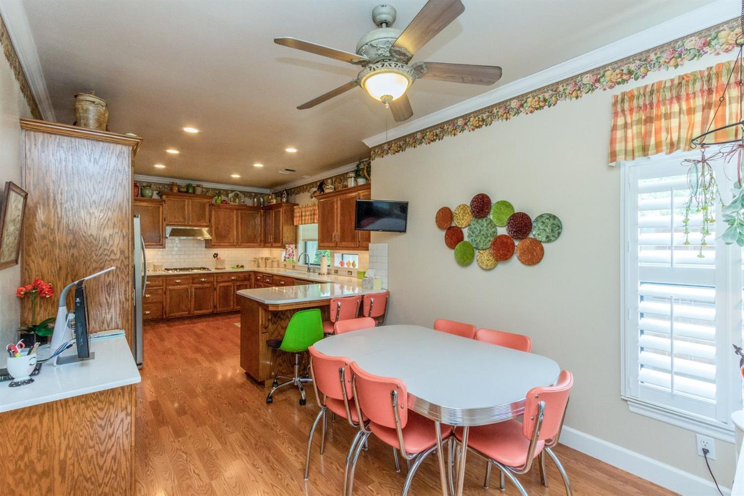 1444 West Sequoia Circle Reedley, CA 93654 - Photo 7 of 32 Gallery Image 7