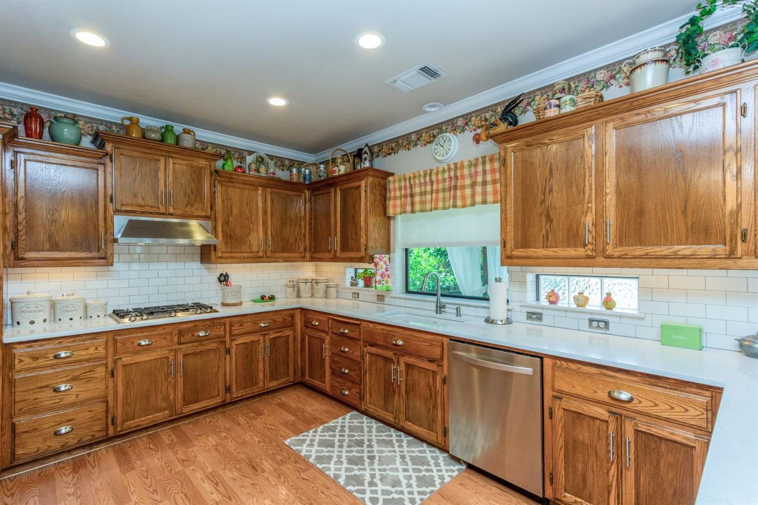 1444 West Sequoia Circle Reedley, CA 93654 - Photo 9 of 32 Gallery Image 9