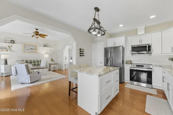 $575,000 | 102 Bayshore Court, Maple, NC 27956