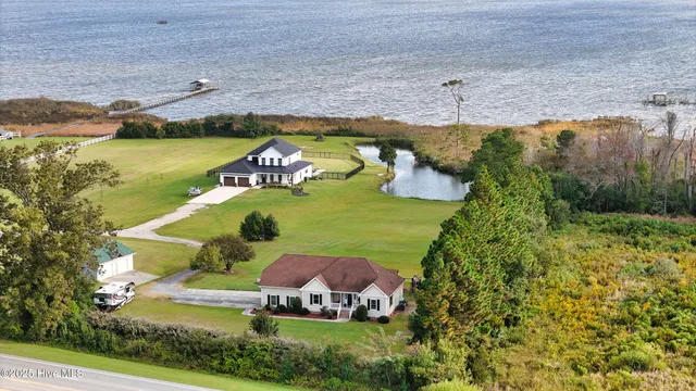 $585,000 | 102 Bayshore Court, Maple, NC 27956