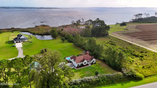 $575,000 | 102 Bayshore Court, Maple, NC 27956