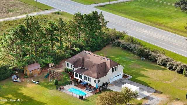 $585,000 | 102 Bayshore Court, Maple, NC 27956