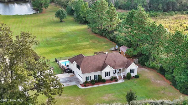 $575,000 | 102 Bayshore Court, Maple, NC 27956