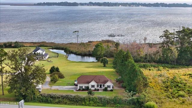 $585,000 | 102 Bayshore Court, Maple, NC 27956