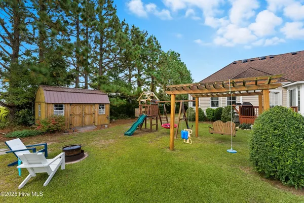 $575,000 | 102 Bayshore Court, Maple, NC 27956