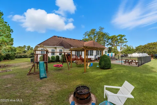 $575,000 | 102 Bayshore Court, Maple, NC 27956