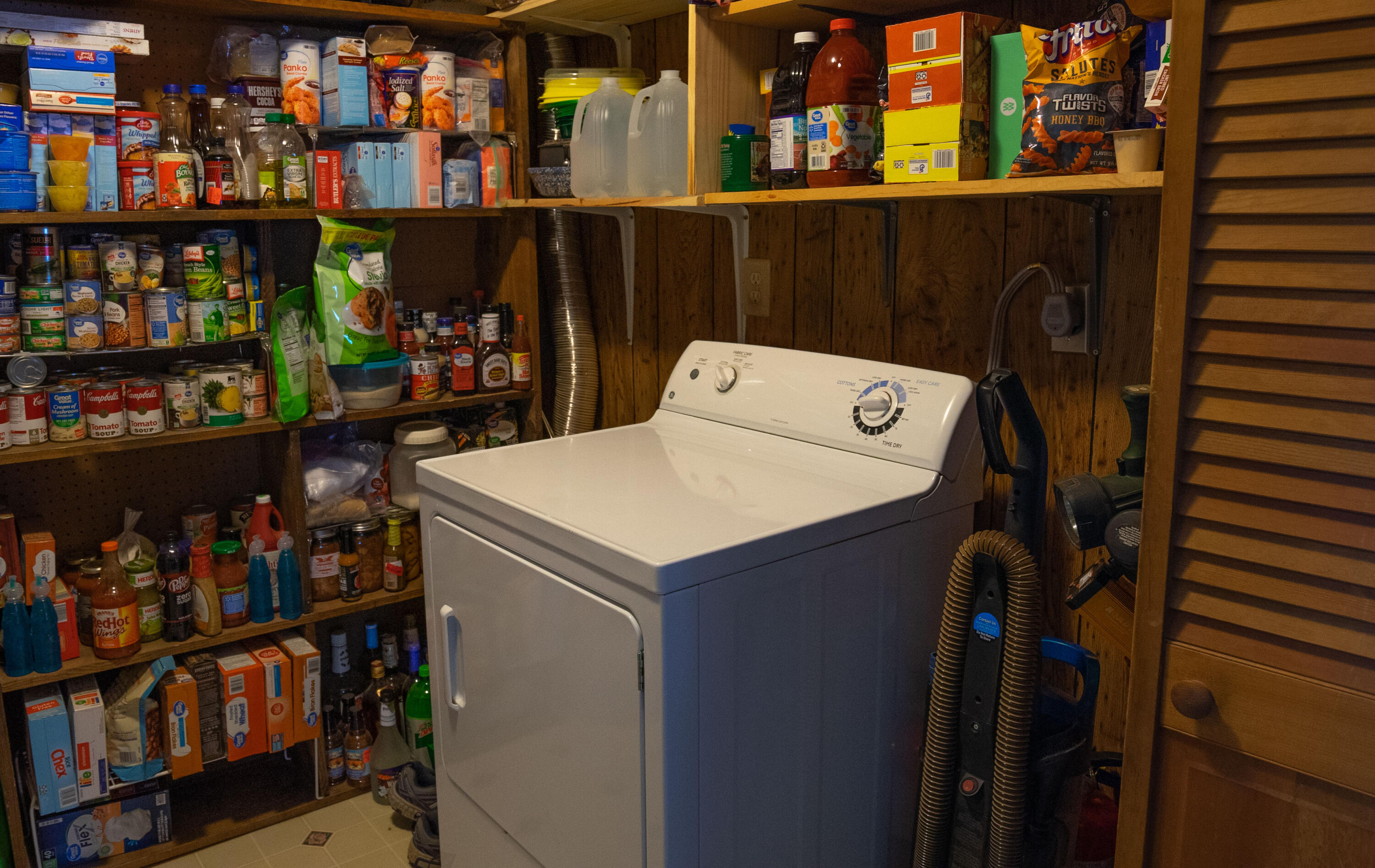 455 Booth Road Elliston, VA 24087 - Photo 11 of 18 Laundry/Pantry