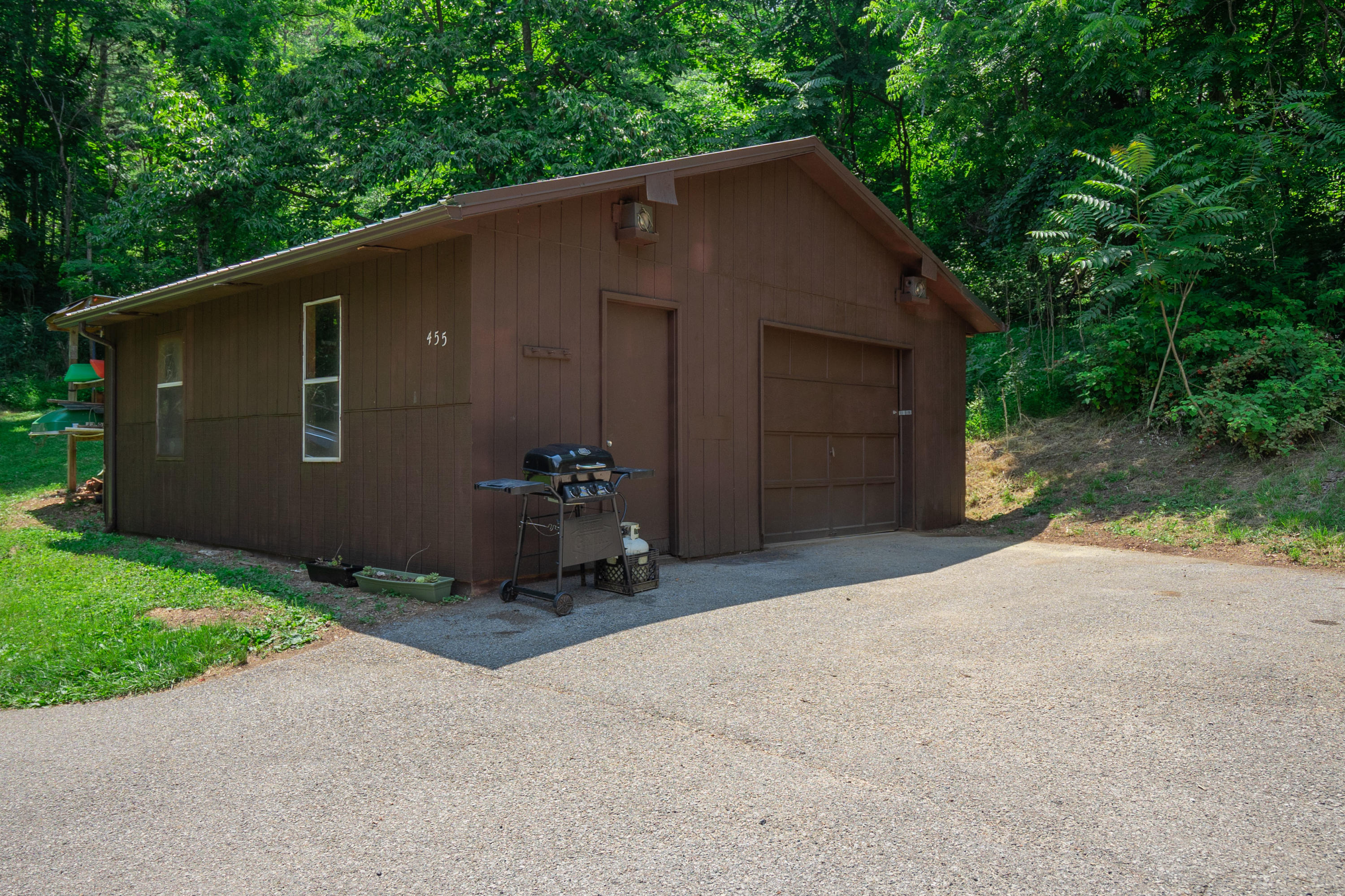 455 Booth Road Elliston, VA 24087 - Photo 15 of 18 Garage