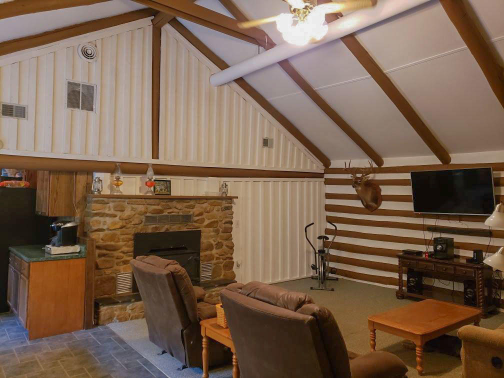455 Booth Road Elliston, VA 24087 - Photo 3 of 18 Livingroom