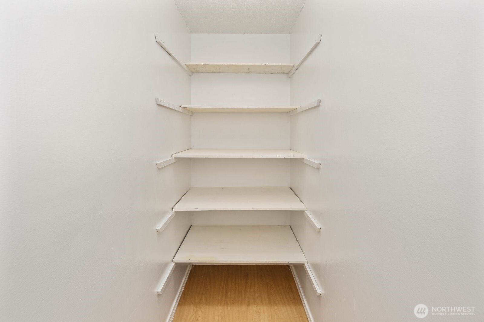 9623 South 248th Street, Unit C8 Kent, WA 98030 - Photo 21 of 37 a view of small space