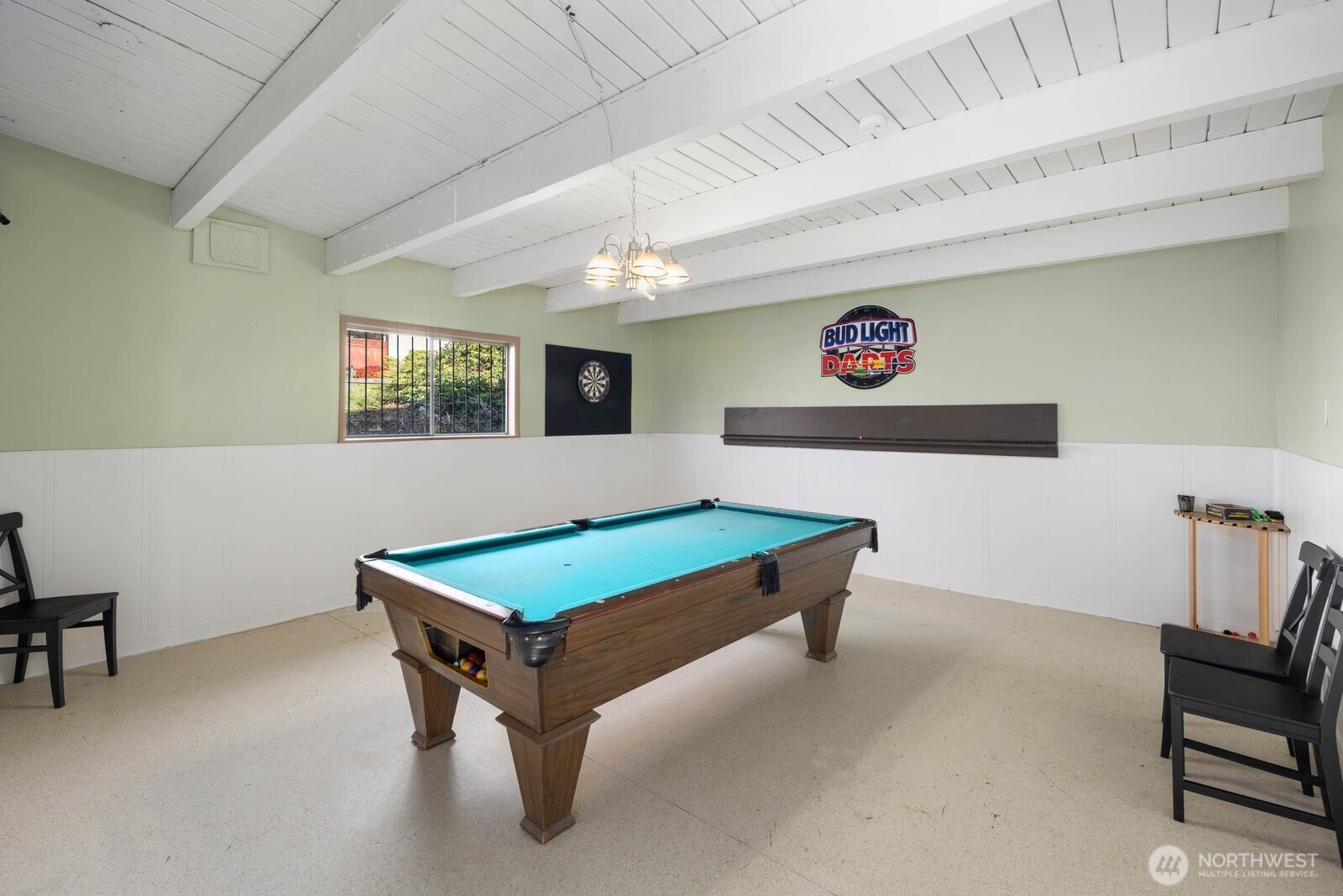 9623 South 248th Street, Unit C8 Kent, WA 98030 - Photo 27 of 37 a room with furniture and window