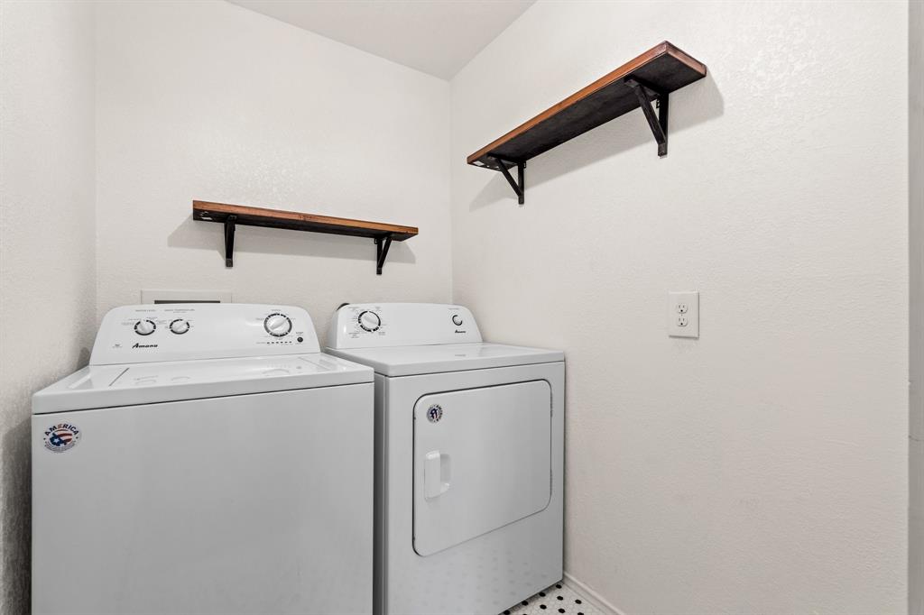 1550 South Stewart Street Azle, TX 76020 - Photo 27 of 35 a utility room with dryer and washer