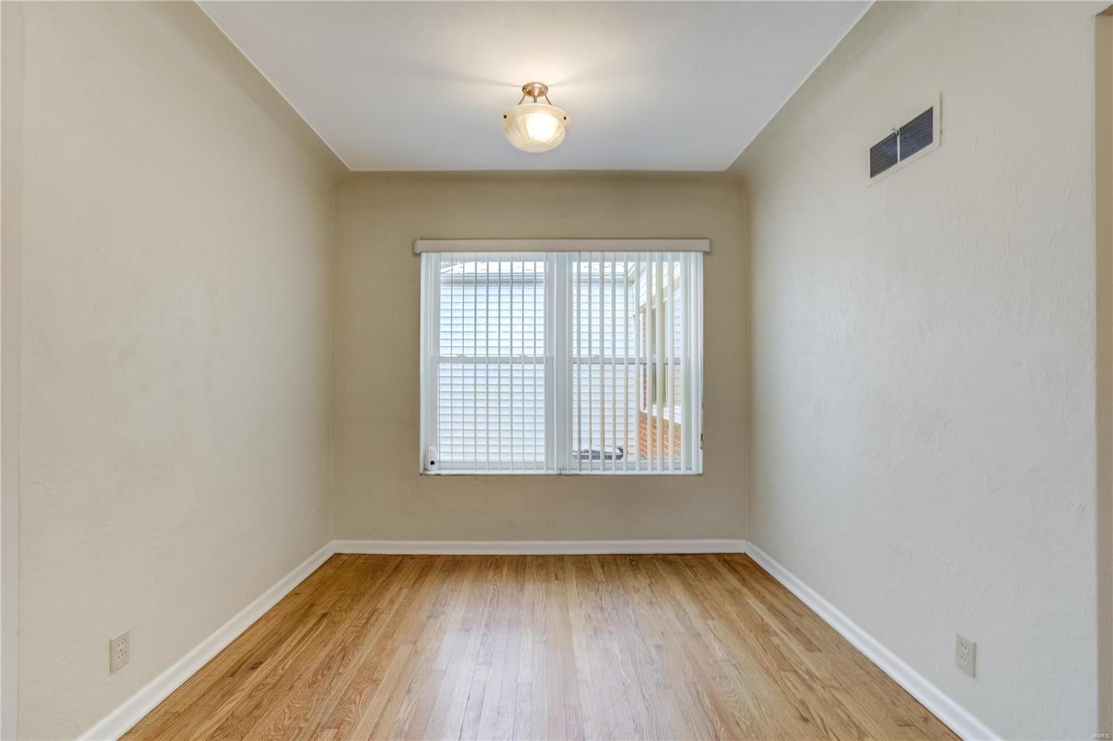 8200 MacKenzie Road St. Louis, MO 63123 - Photo 4 of 19 Gallery Image 4